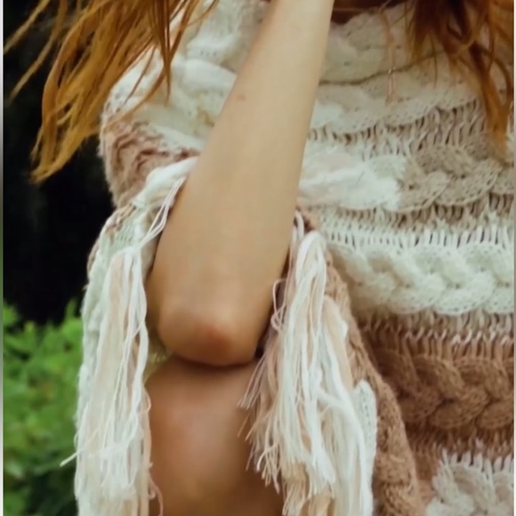Free People Cable Knit Fringe Poncho O/S Ivory Tan Crochet Pullover Boho Sweater - Picture 13 of 14